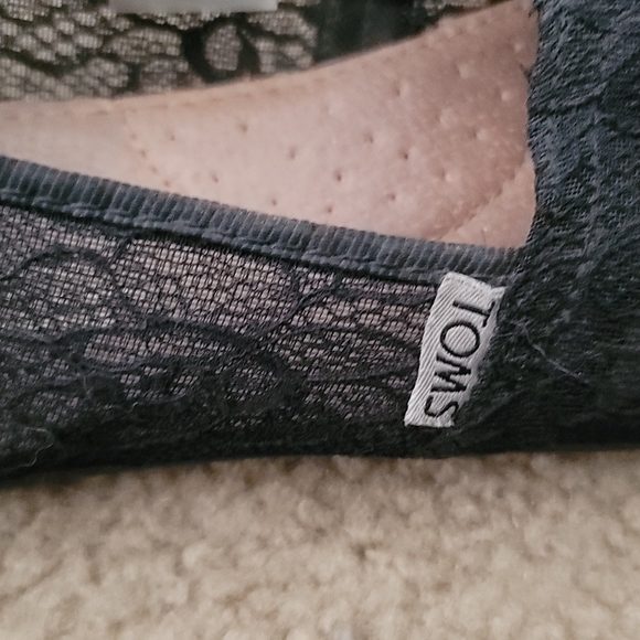 Toms - Picture 2 of 6